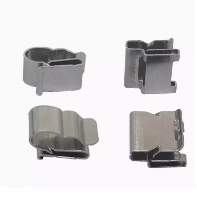 Clip cáp năng lượng mặt trời